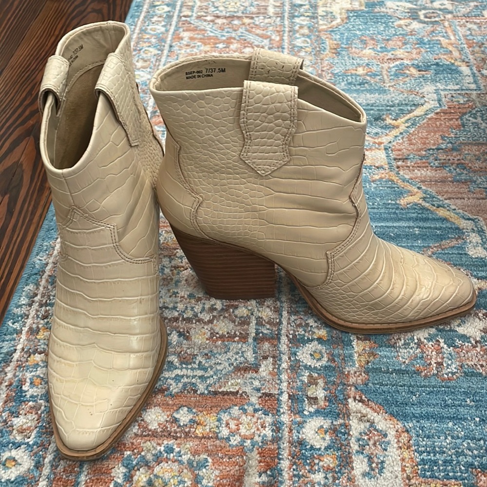 Chinese Laundry booties